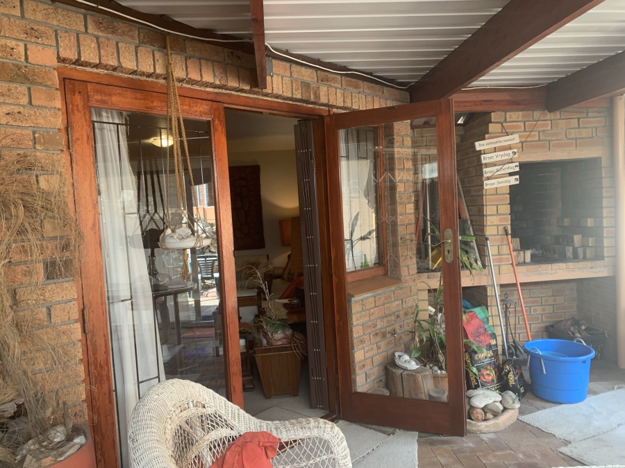 3 Bedroom Property for Sale in Table View Western Cape
